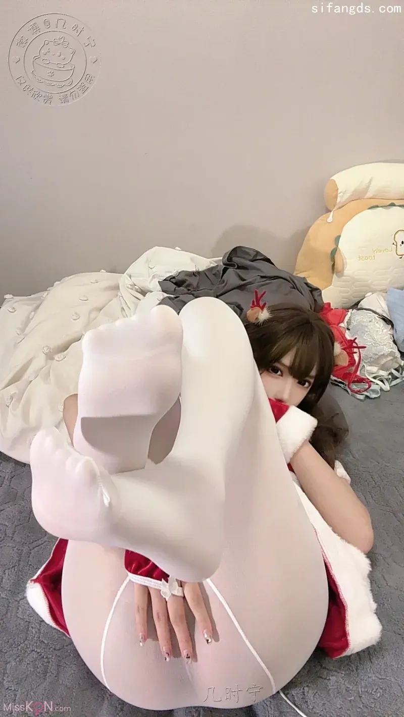 写真与摄影作品归档 深色服装与卧室环境中的人物写真