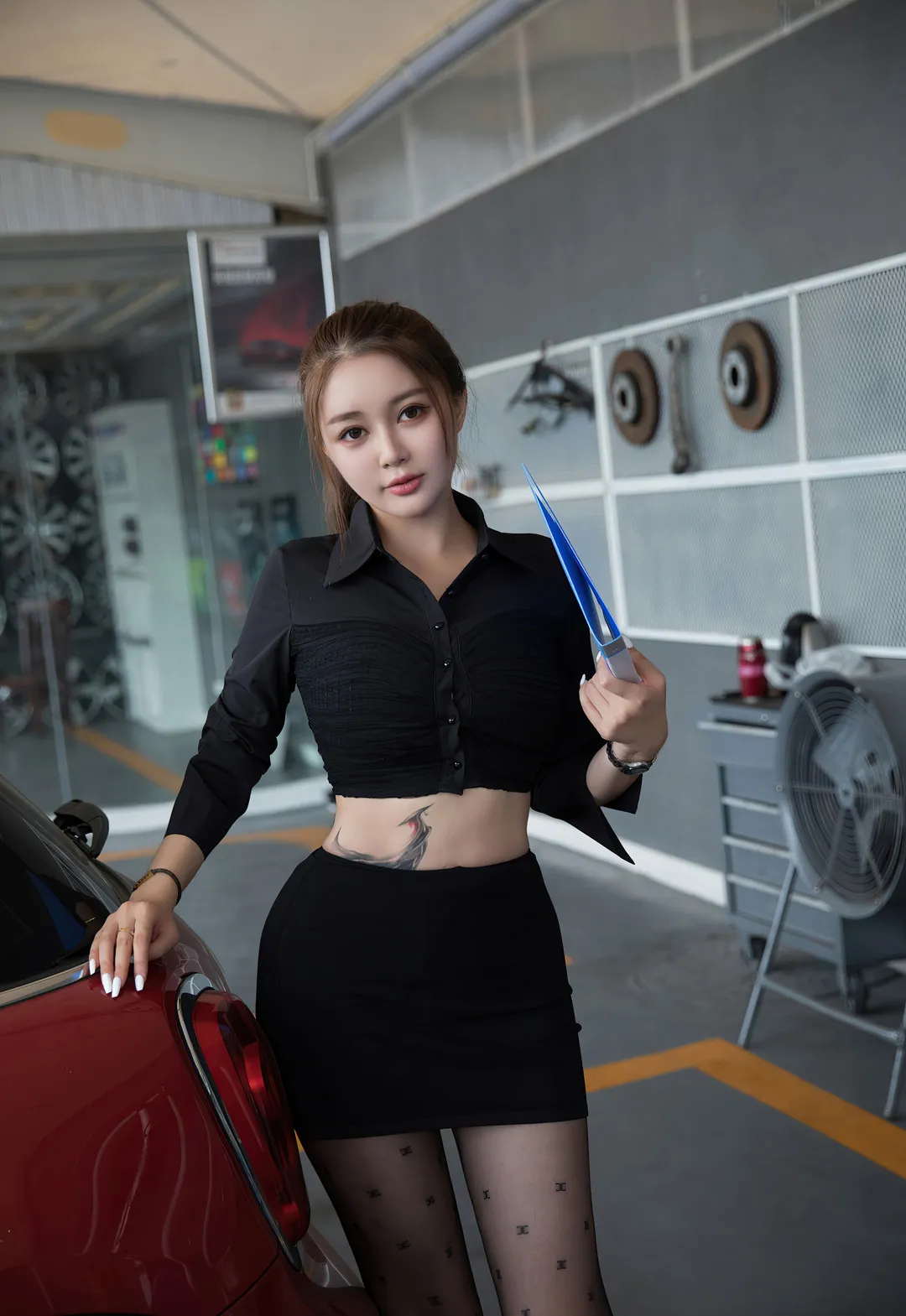 写真系列归档 黑色服装与车辆环境写真