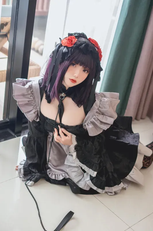 cosplay 视觉图集导读 黑色服装造型室内照片