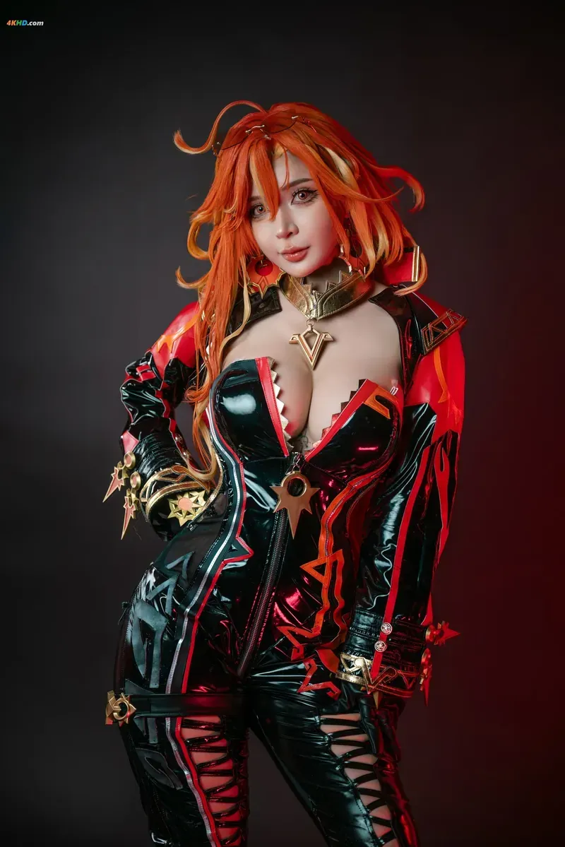 cosplay摄影系列作品范围归档 红色长发与黑红服装搭配的角色cosplay造型