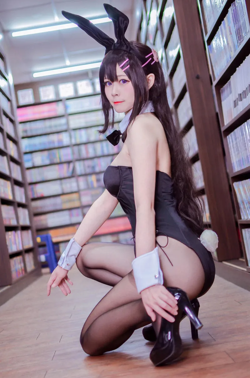 写真图集与作品整理归档 黑色服装造型中的长发人物照片