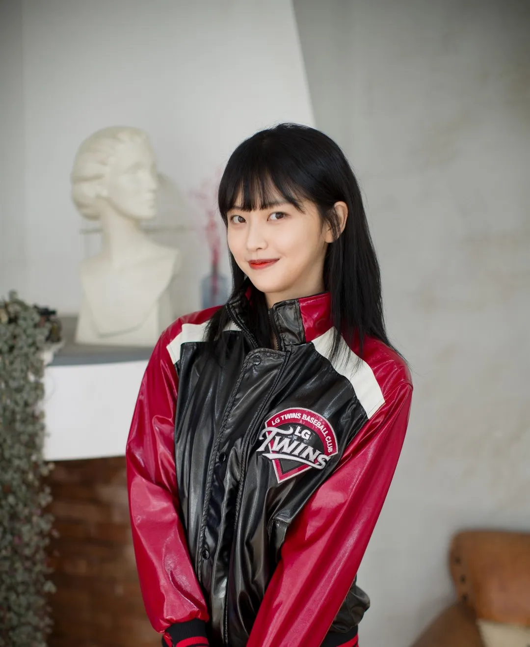 摄影系列作品与公开 红黑服饰与长发刘海造型照片