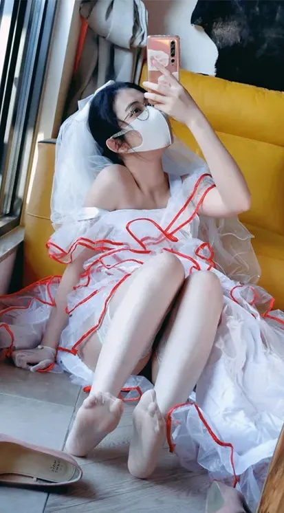 摄影系列与作品方向归档整理 白红配色服装造型照片