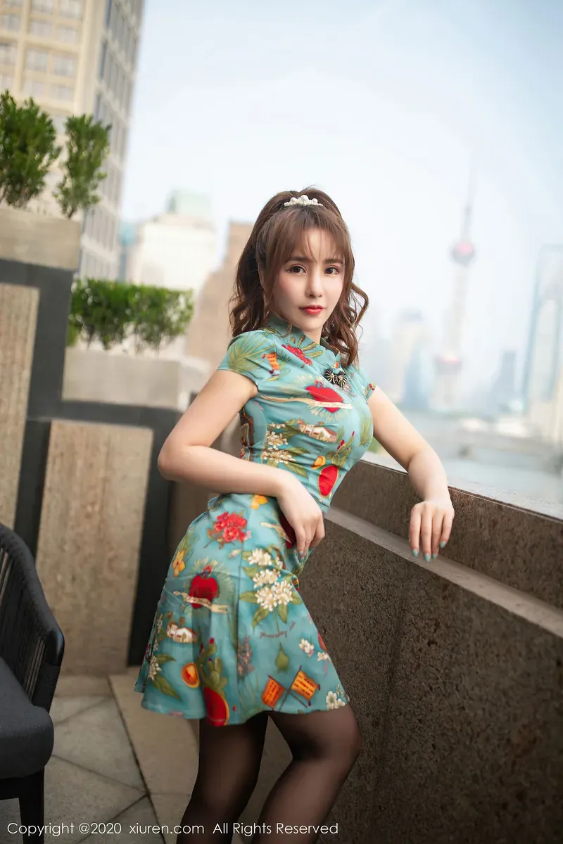 写真图集整理 浅绿色服饰长发造型写真