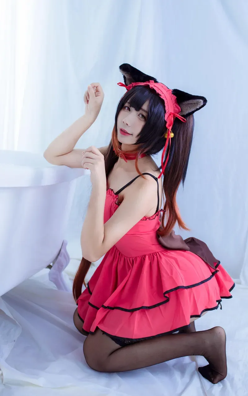Cosplay写真与视觉作品归档 粉色猫耳角色服装照片,白色背景空间
