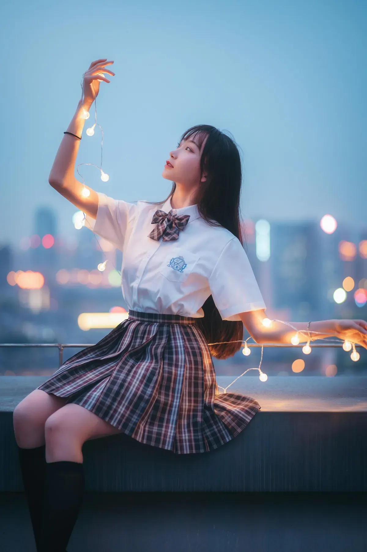 cosplay系列作品归档与写真视觉专题 校园风服装与城市背景灯光写真