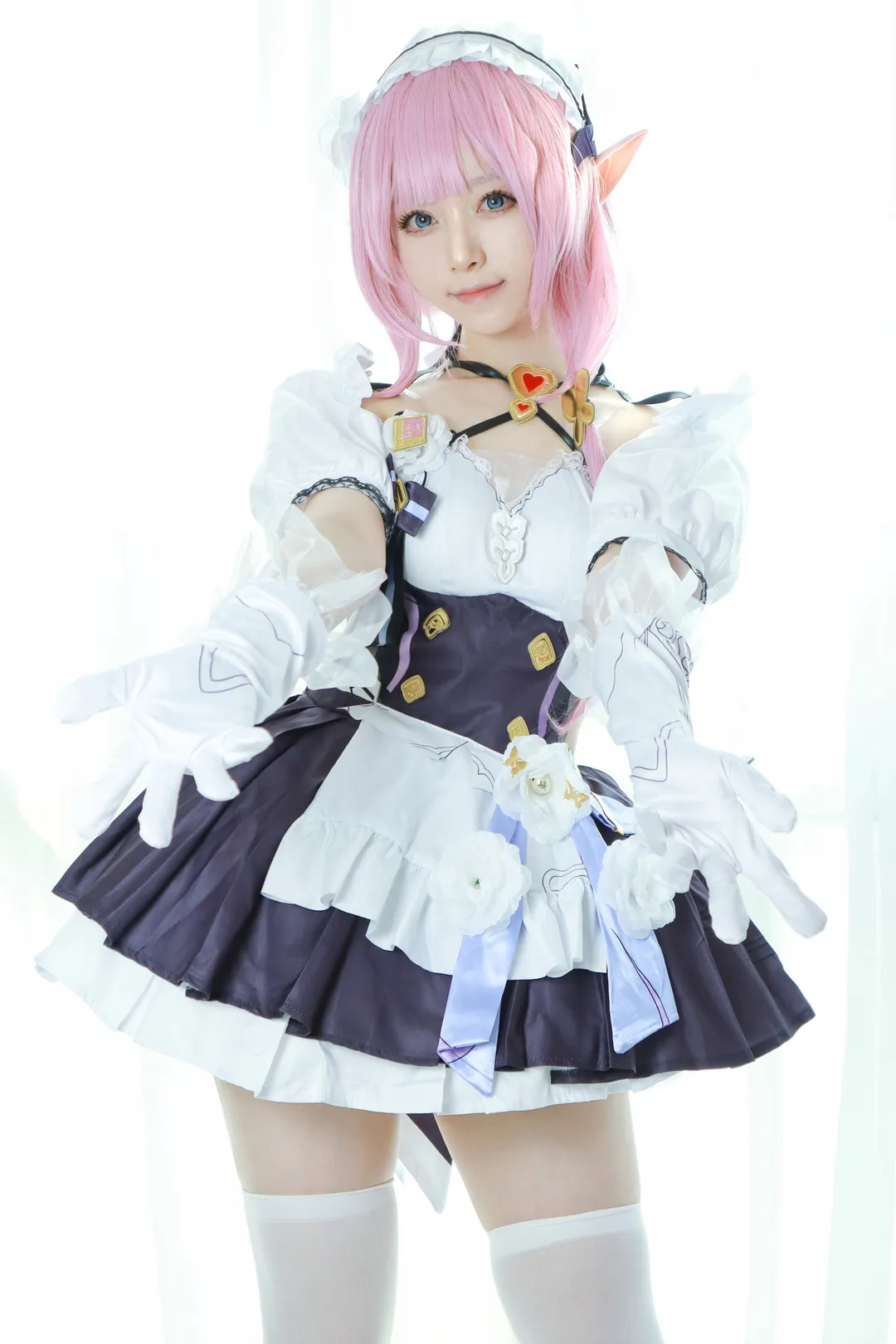 Cosplay作品与角色摄影系列归档 粉色假发与白黑色角色服装Cosplay照片