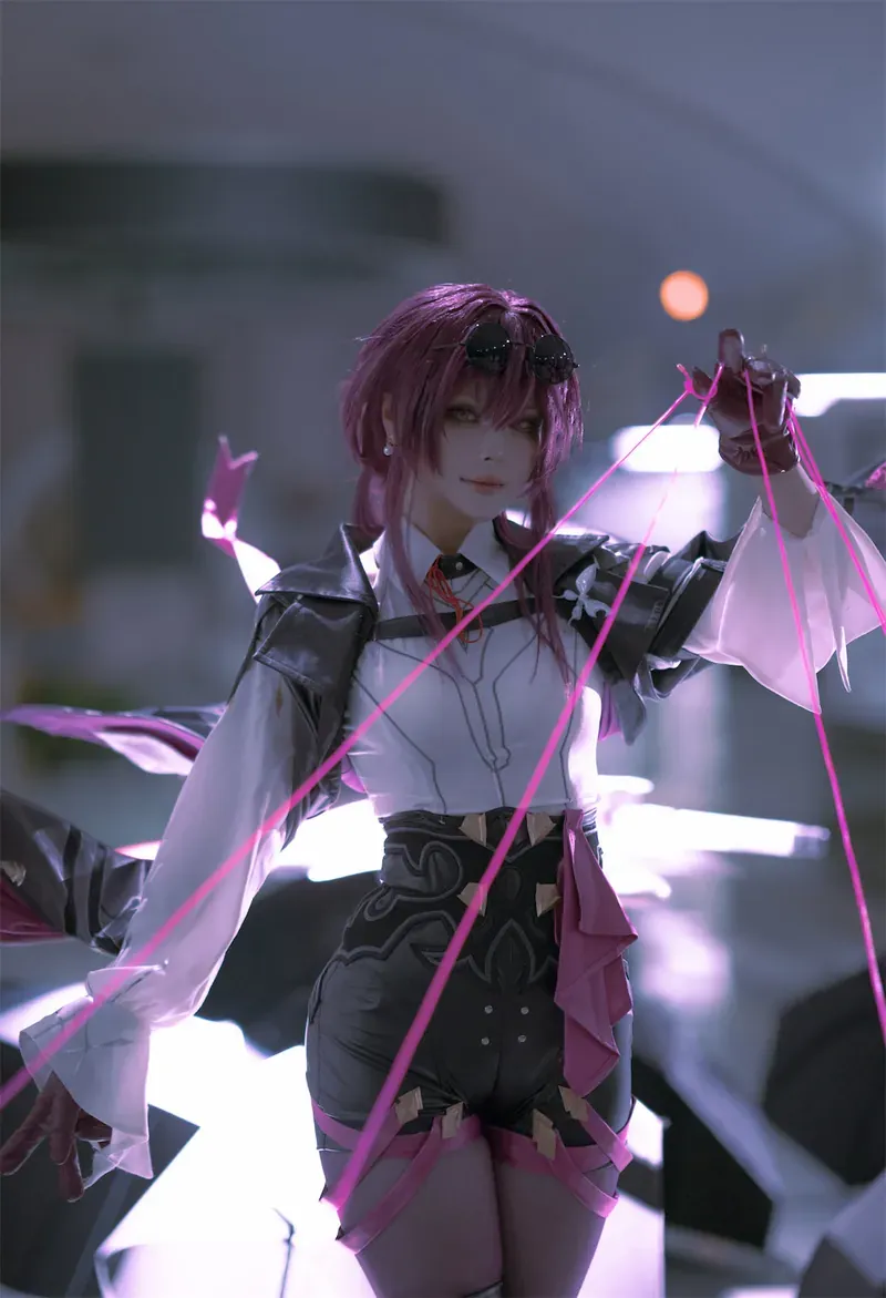 摄影系列作品归档与Cosplay视觉图集整理 紫色头发角色服装造型室外摄影图