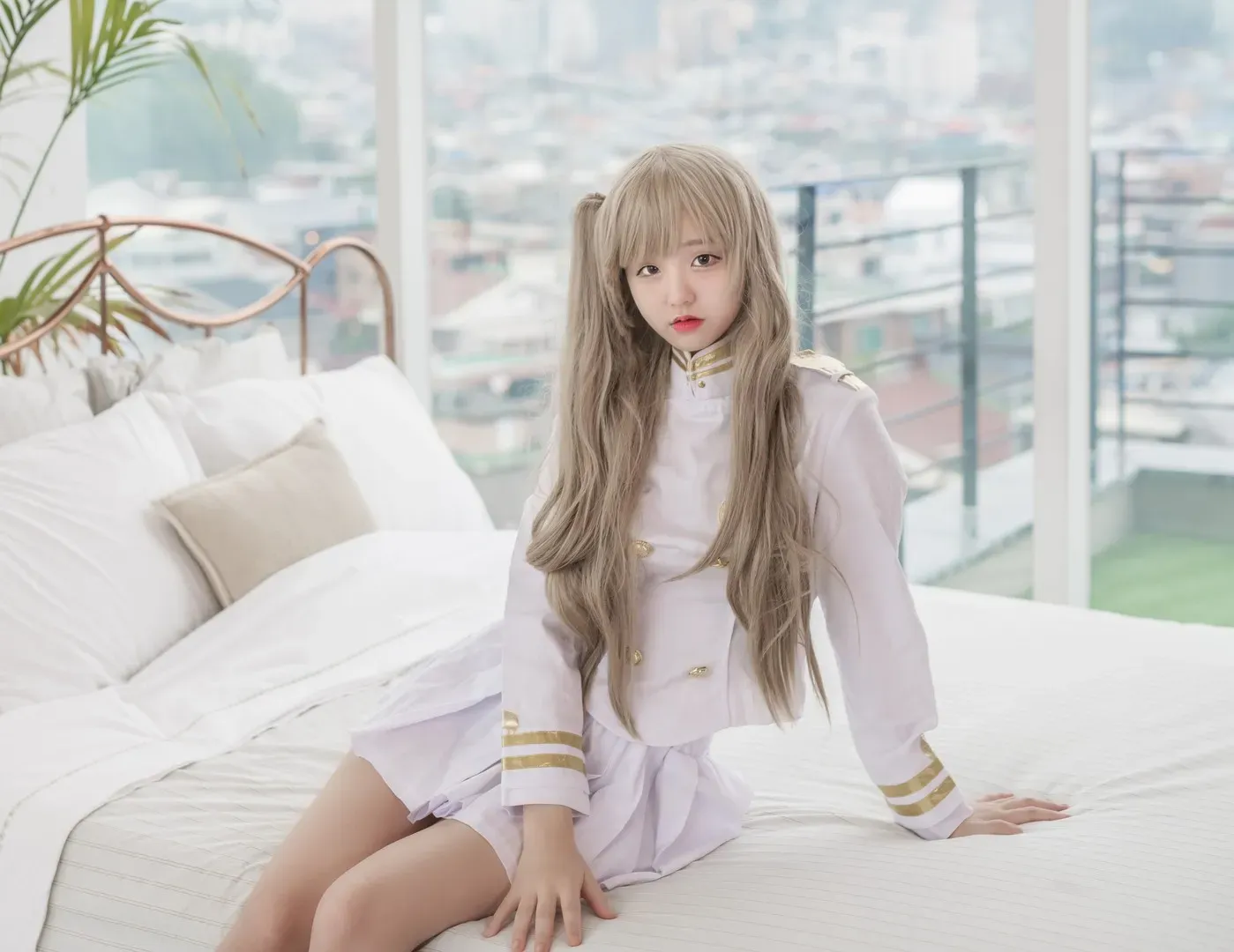 摄影系列作品归档 浅色服装室内照片