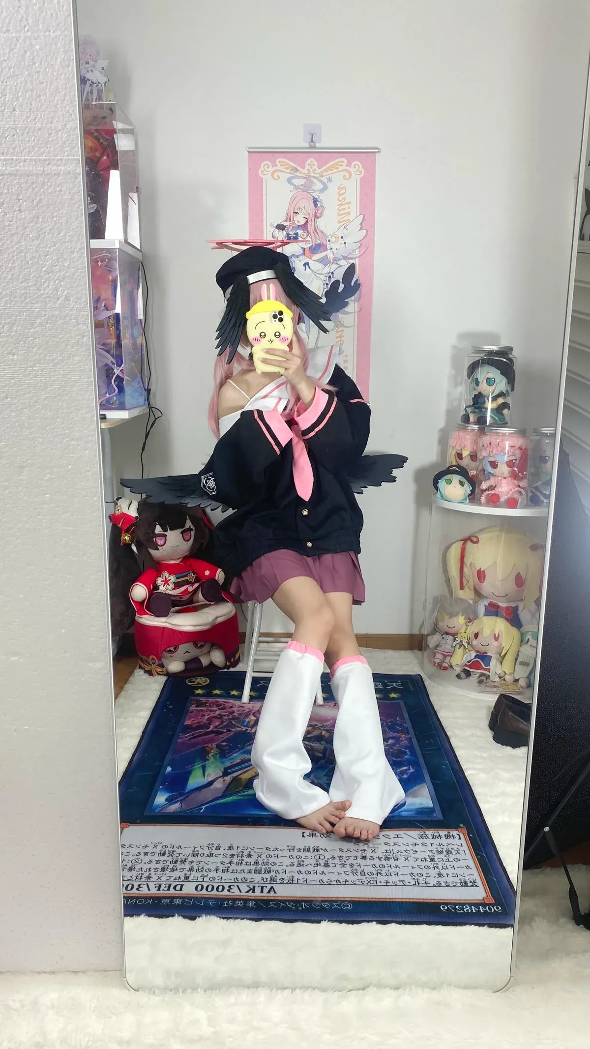 COS作品与写真图集归档 黑色与粉色服装搭配的角色造型镜面照片