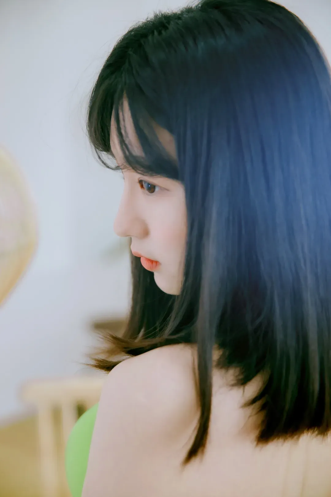 写真作品与视觉风格归档 黑发侧脸人像摄影照片