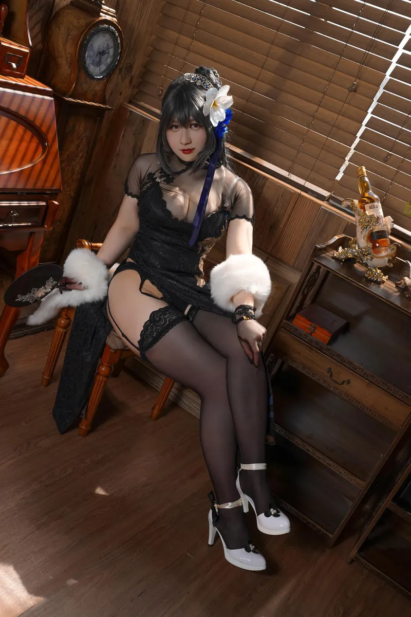 cosplay摄影系列归档 黑色服装与室内场景造型照片