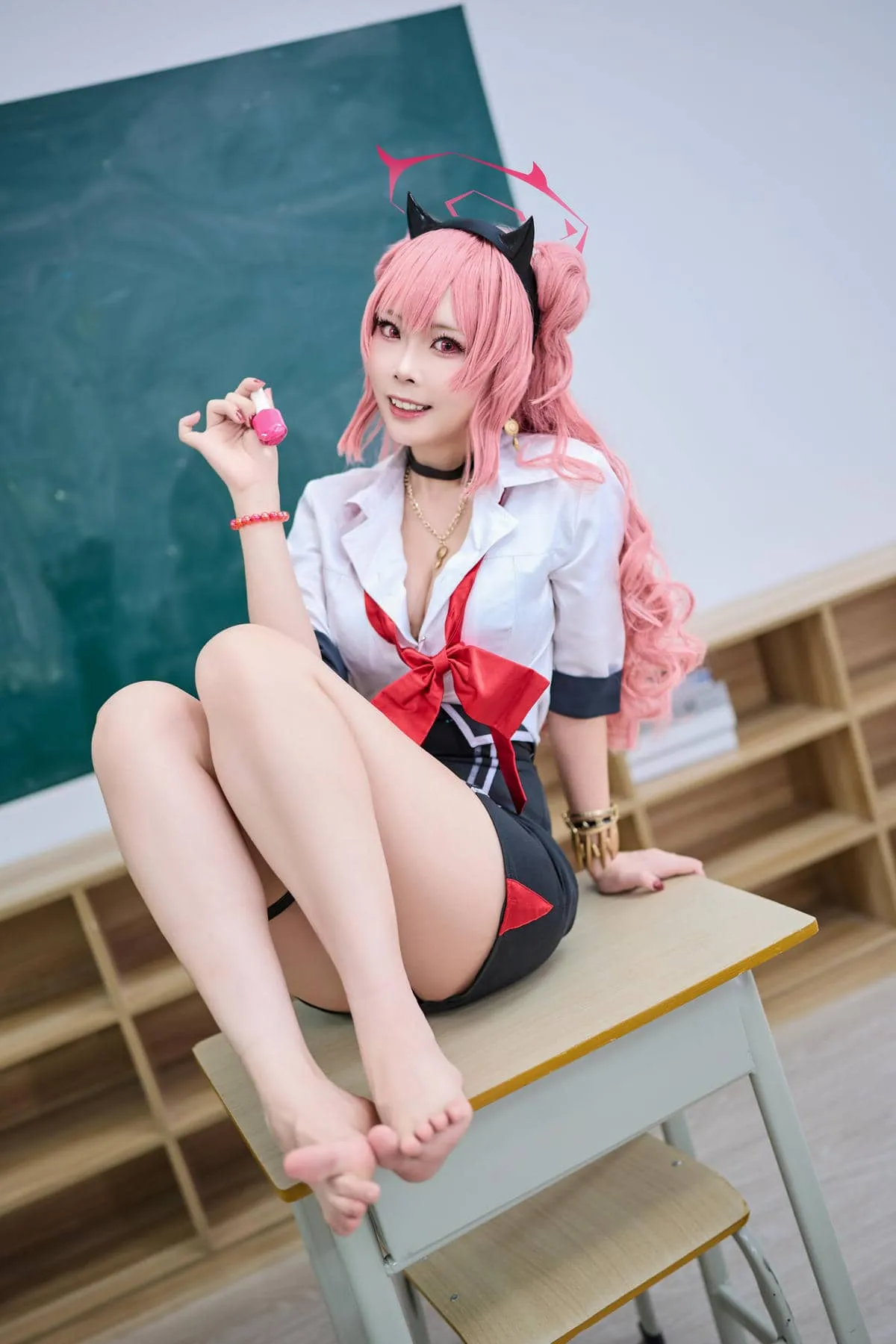 摄影系列与COS作品整理归档 粉色假发与制服风服装的角色摄影照片
