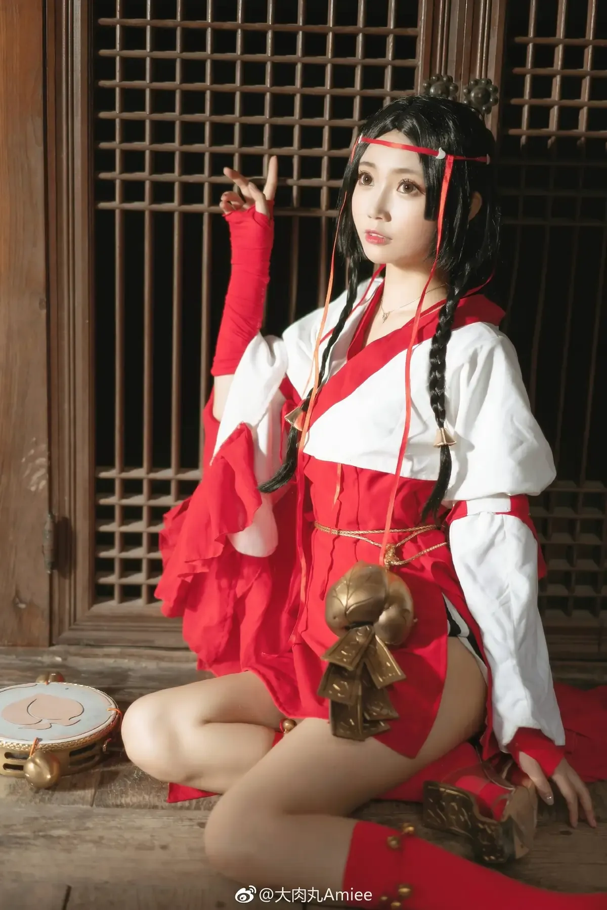 当前未确认机构归属| 系列作品归档与视觉 红白服装造型照片