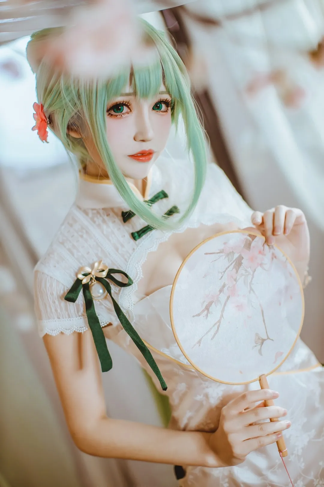 摄影系列作品展示与归档整理 角色摄影中的背景、色彩和光线效果