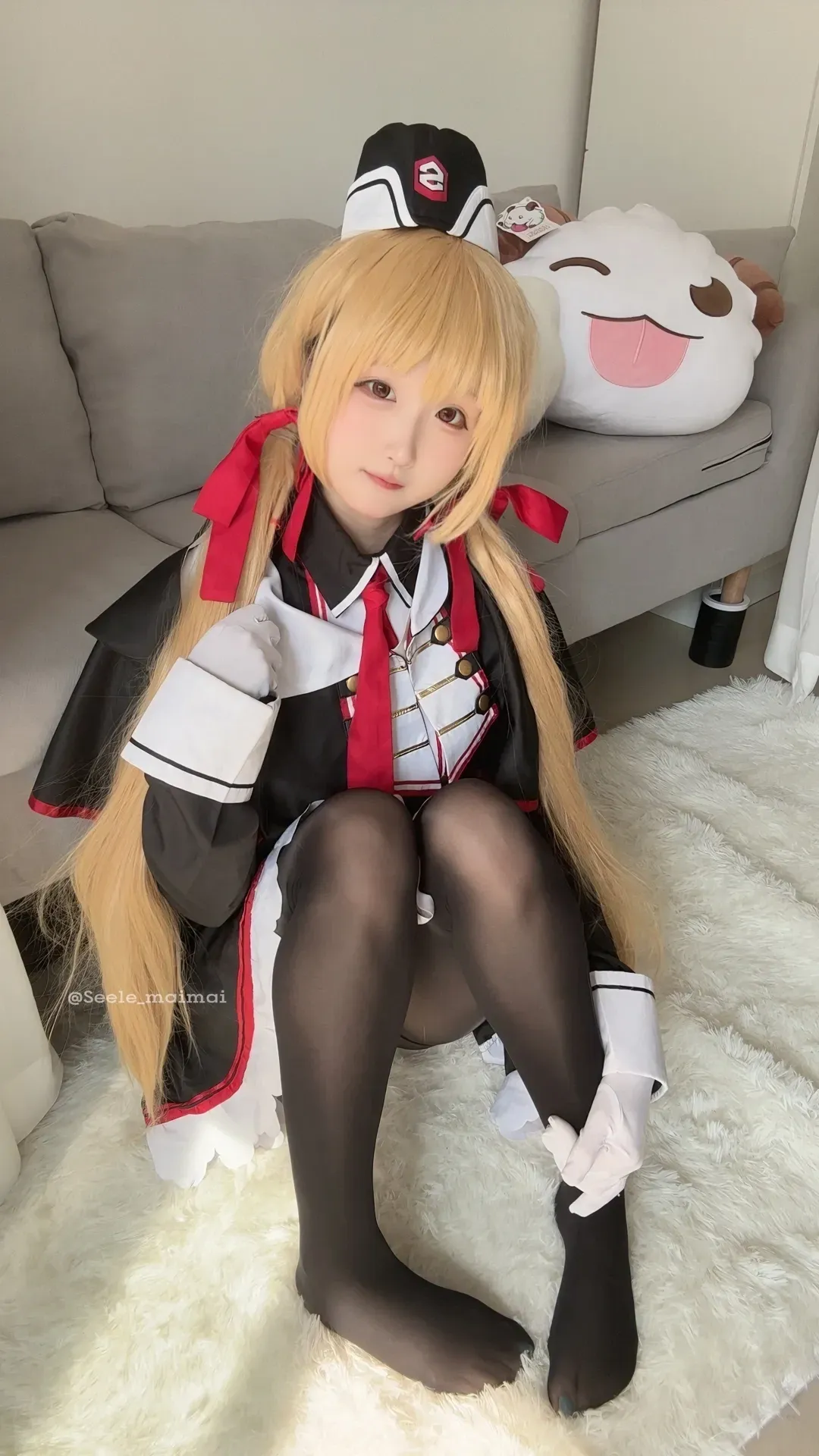 cosplay写真与作品系列视觉归档 金色长发角色cosplay室内照片