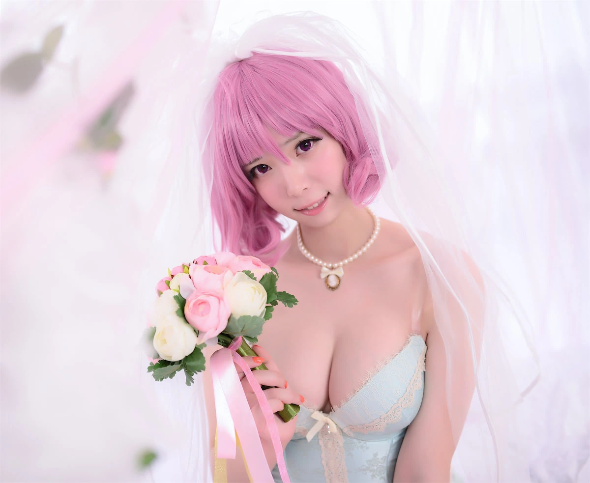 cosplay 写真视觉图集导读与作品归档 粉色假发与花束造型照片
