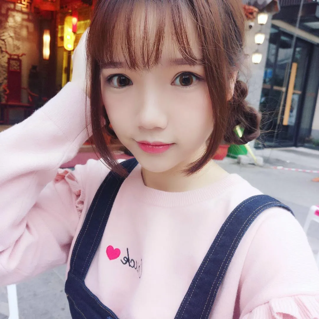 cosplay写真作品系列归档 东方元素服装坐姿写真