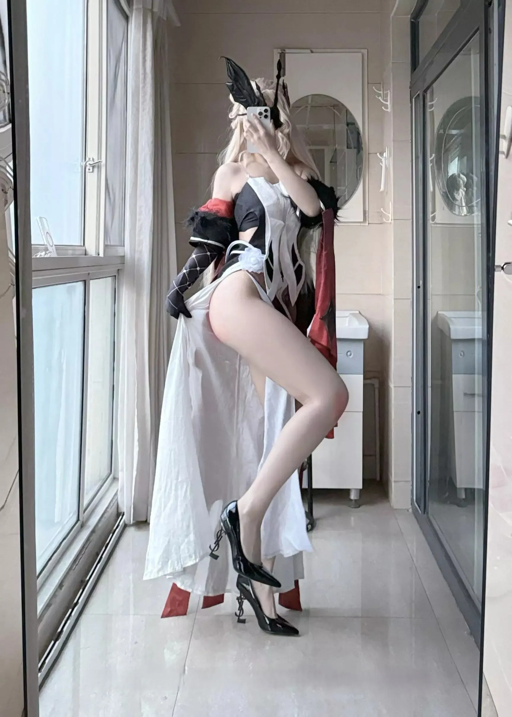 摄影系列作品与视觉风格归档 黑白红色角色服装造型照片