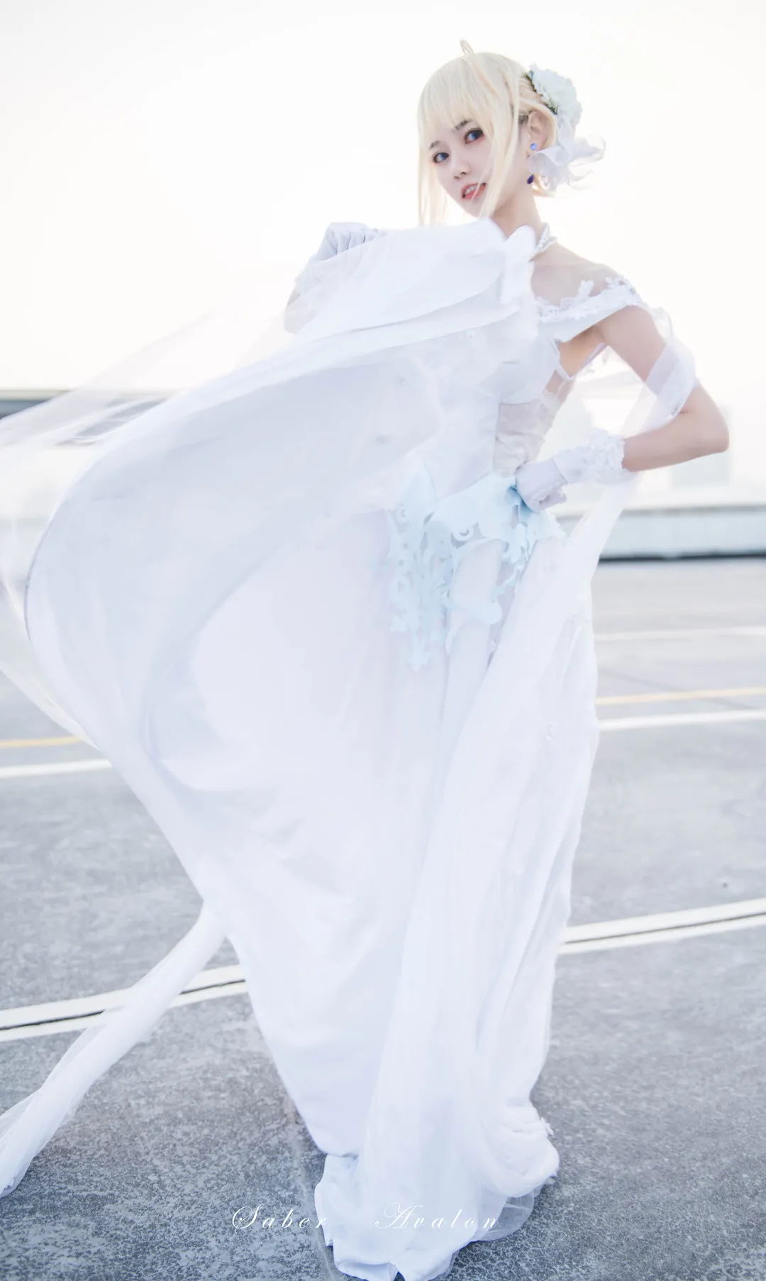 cosplay摄影系列与作品归档 白色角色服装与户外拍摄照片