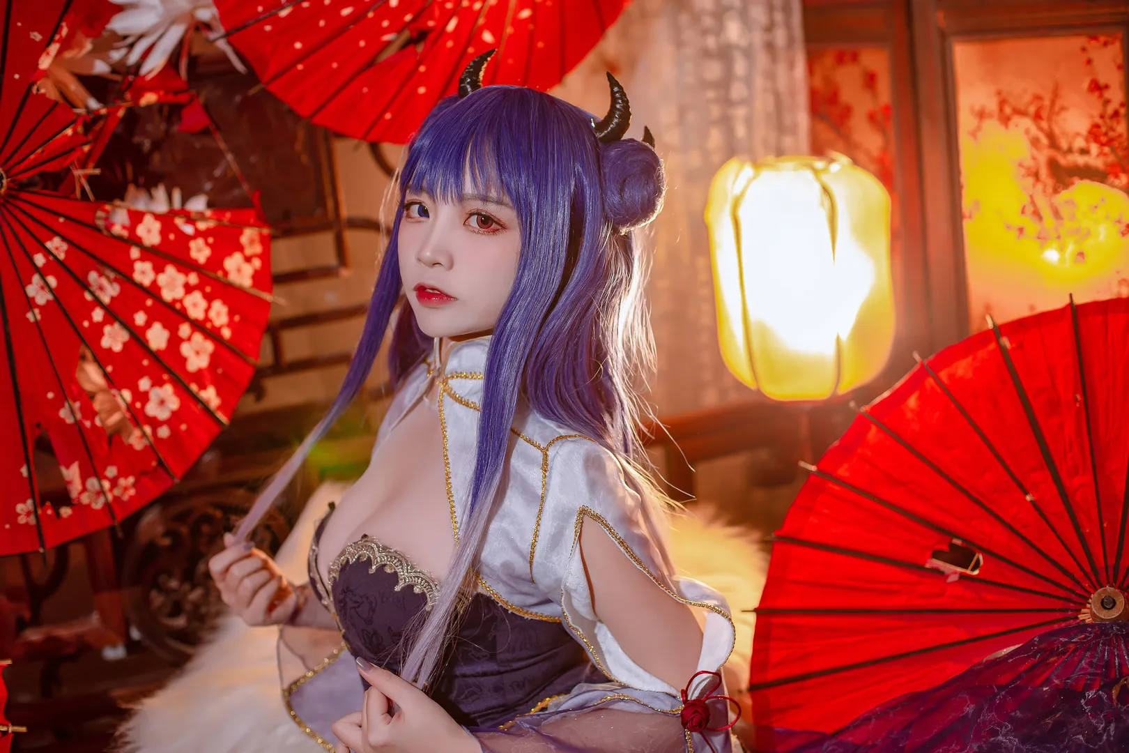 cosplay写真视觉图集导读与作品归档 紫色假发角色Cosplay照片