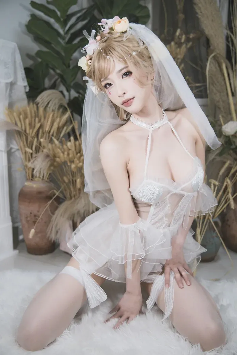 摄影系列与作品归档 白色服装与花饰发型写真