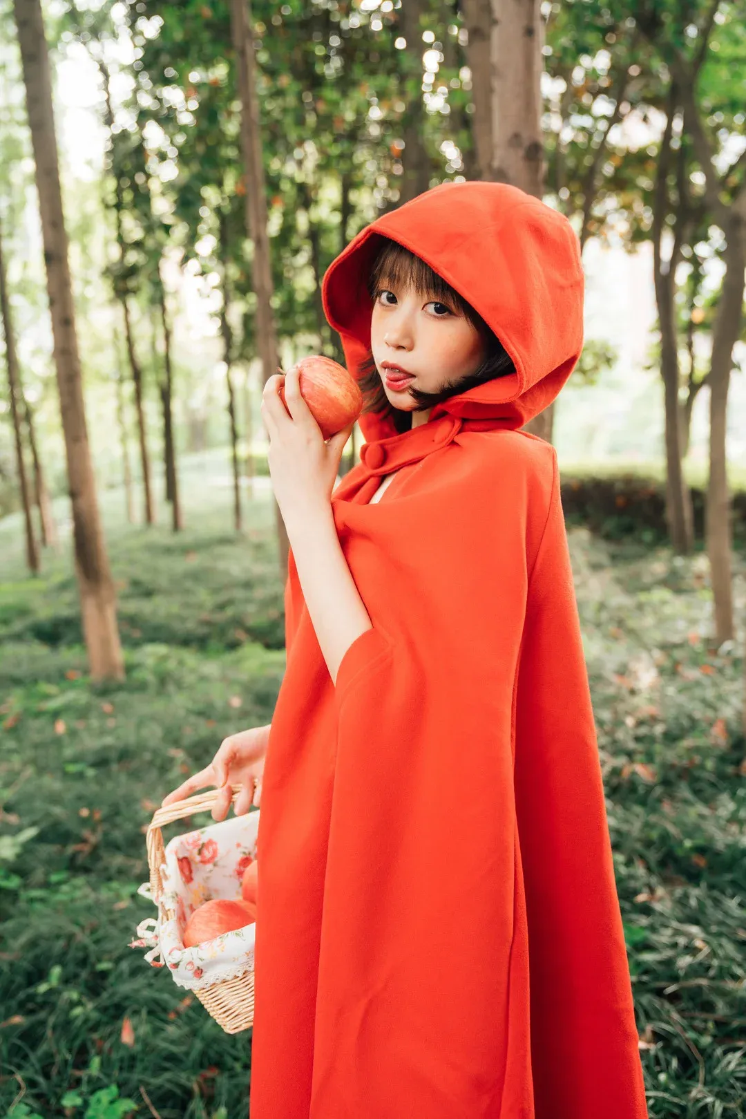 摄影系列线索与作品目录阶段性整理 浅色服装与室内空间照片
