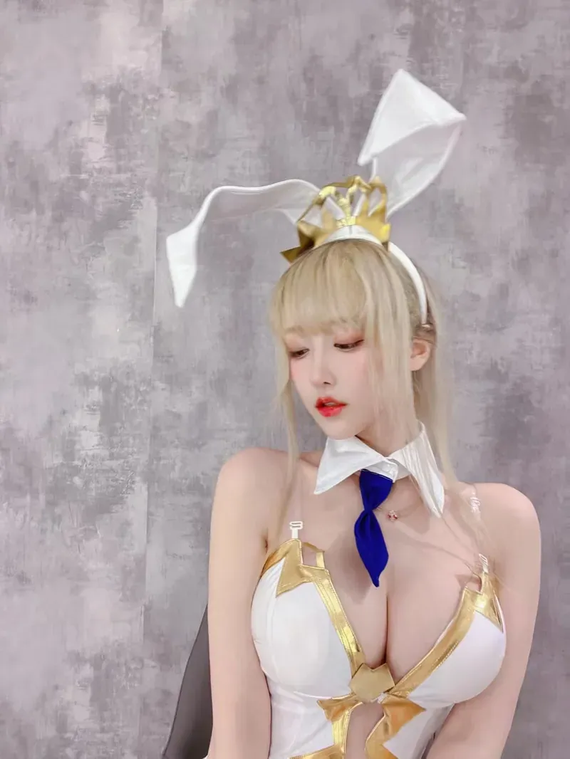 cosplay 写真视觉图集摄影线索阶段性整理 人物摄影画面，展示背景色调与光线变化