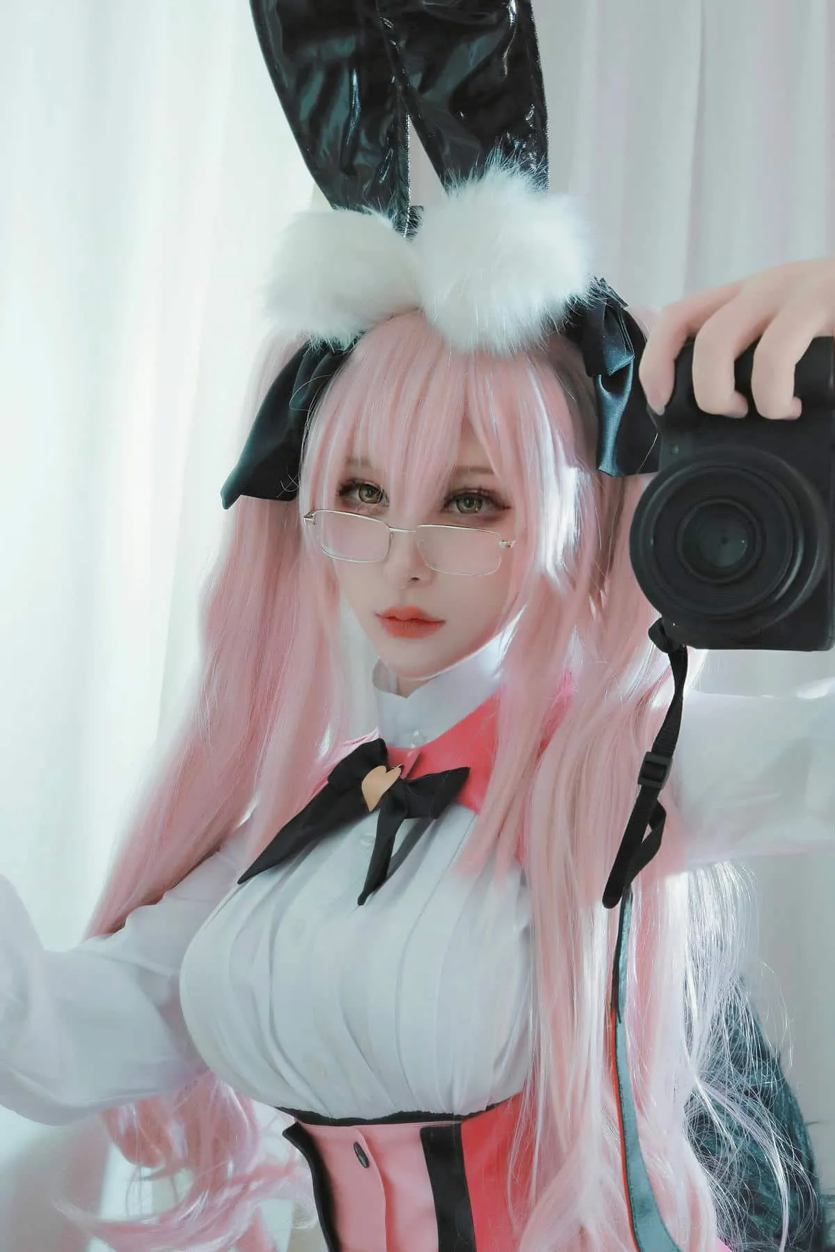 cosplay摄影系列与作品归档视觉导读 粉色长发角色造型照片