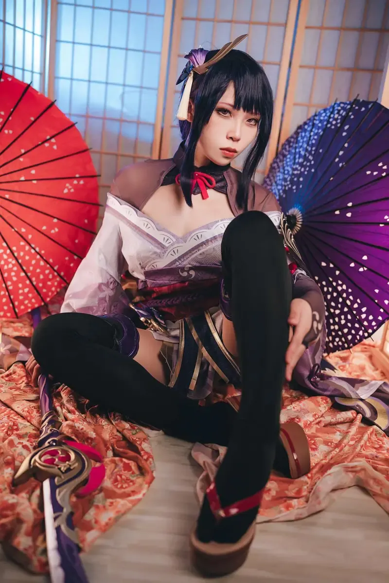 摄影系列作品归档与视觉风格整理 角色服装与折扇背景造型
