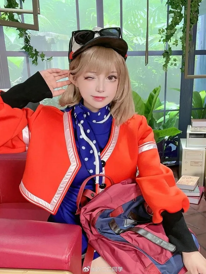 摄影系列线索整理 红蓝服装角色造型室内照片