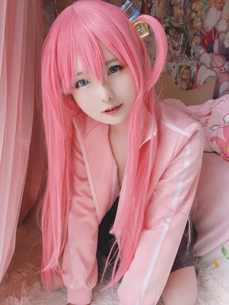 摄影系列与作品范围归档 粉色假发与粉色服装风格照片