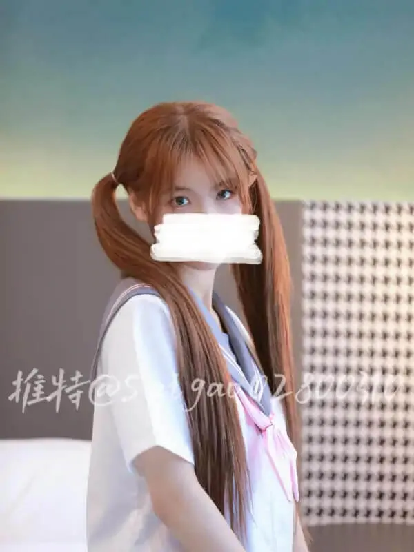 摄影系列线索归档 长发浅色服装造型图片
