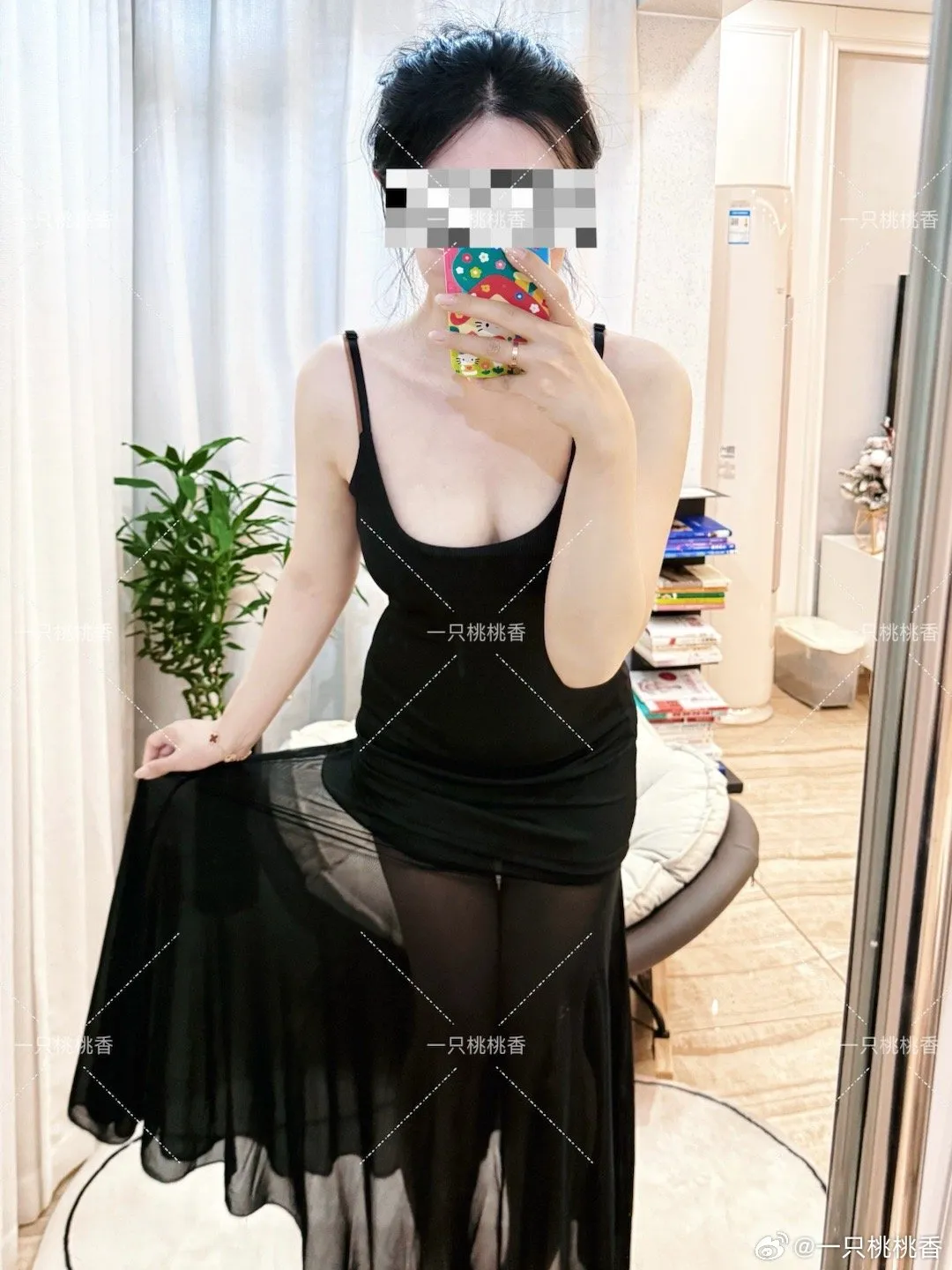 摄影系列与作品归档 黑色服装长发造型室内镜面照片