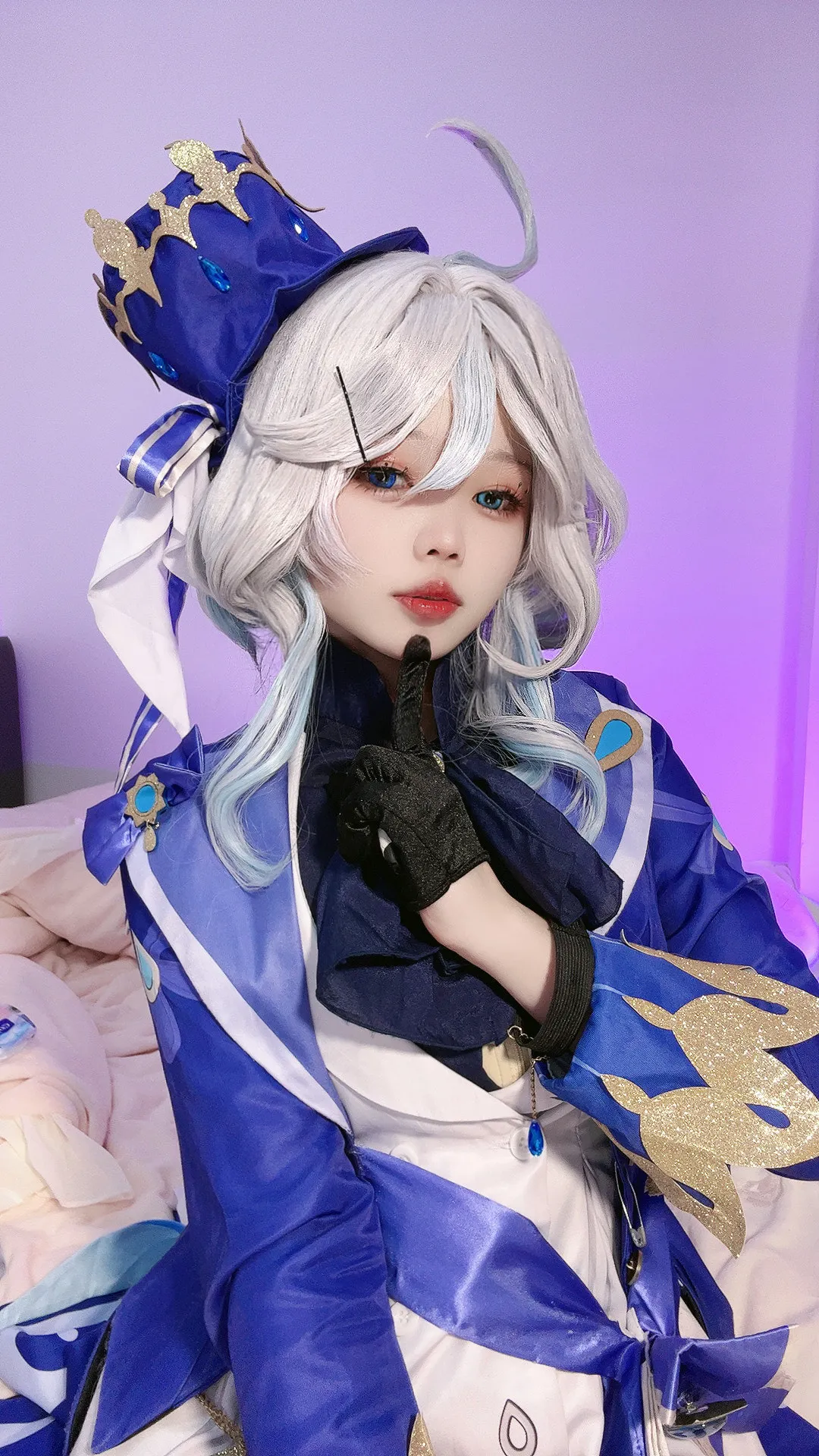 摄影系列与Cos作品归档 蓝白色角色Cos服装近景照片