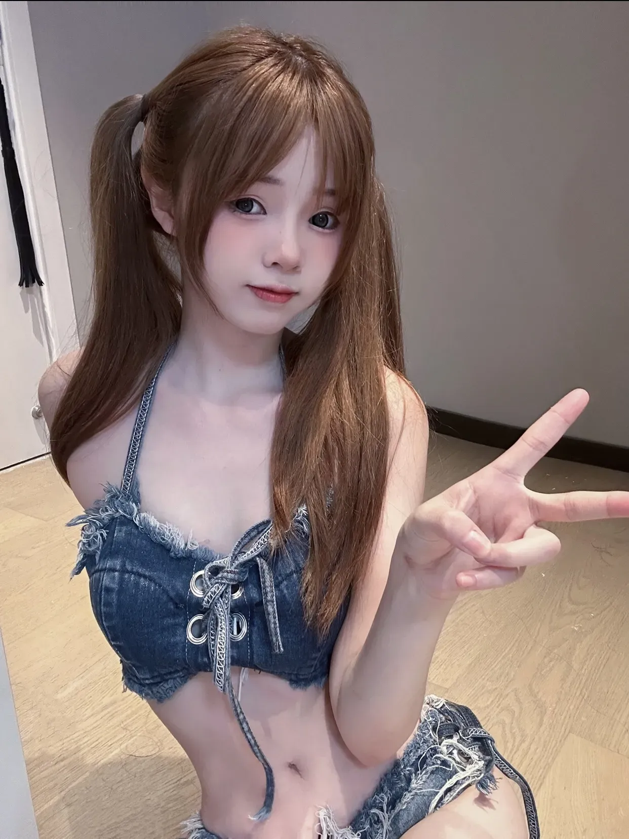 写真作品目录与摄影系列归档整理 双马尾发型搭配牛仔服饰的人像照片