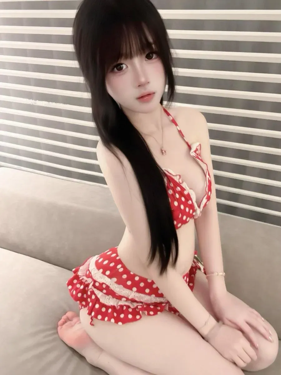 摄影线索阶段性整理 红色服装坐姿构图照片