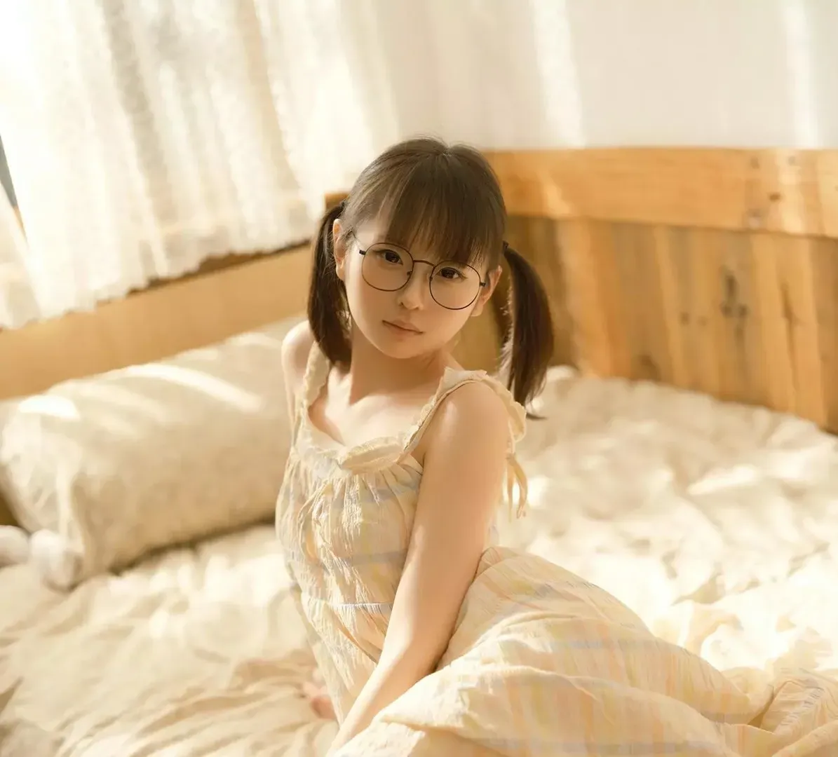幼水铃衣主题摄影系列归档:品牌合作线索、视觉风格与作品合集