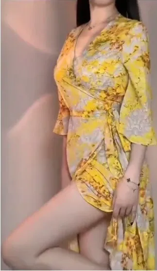 摄影线索阶段性整理 摄影资料第一张图片，当前缺少可核实的发型与服装可见信息