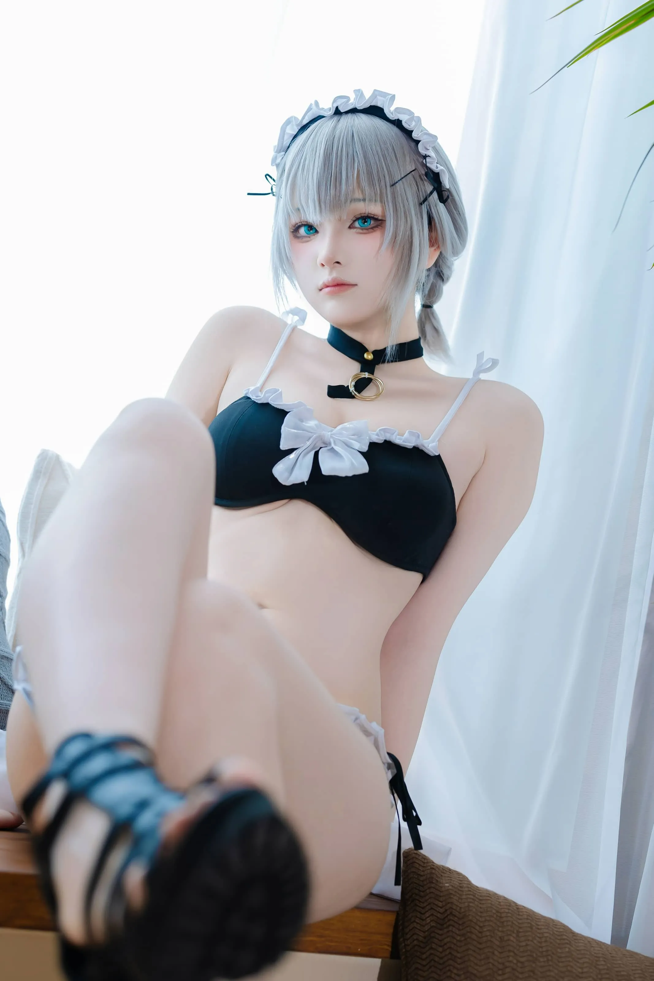 摄影系列与COS作品归档 黑白服装与浅色背景摄影