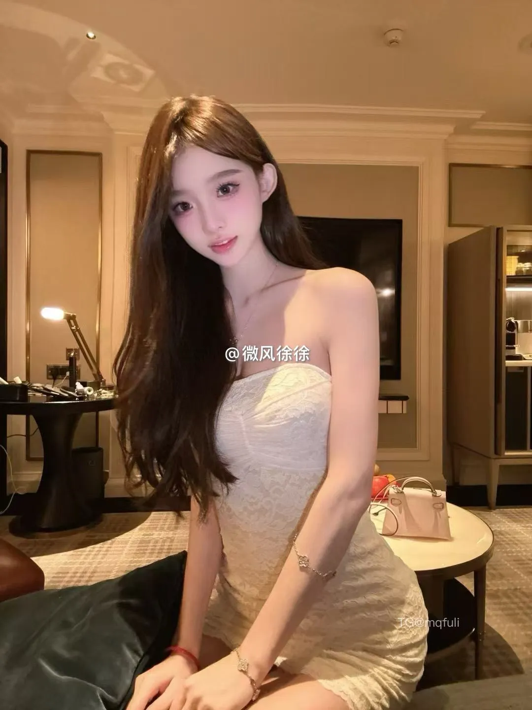 摄影系列线索与视觉作品归档 室内写真白色服装造型